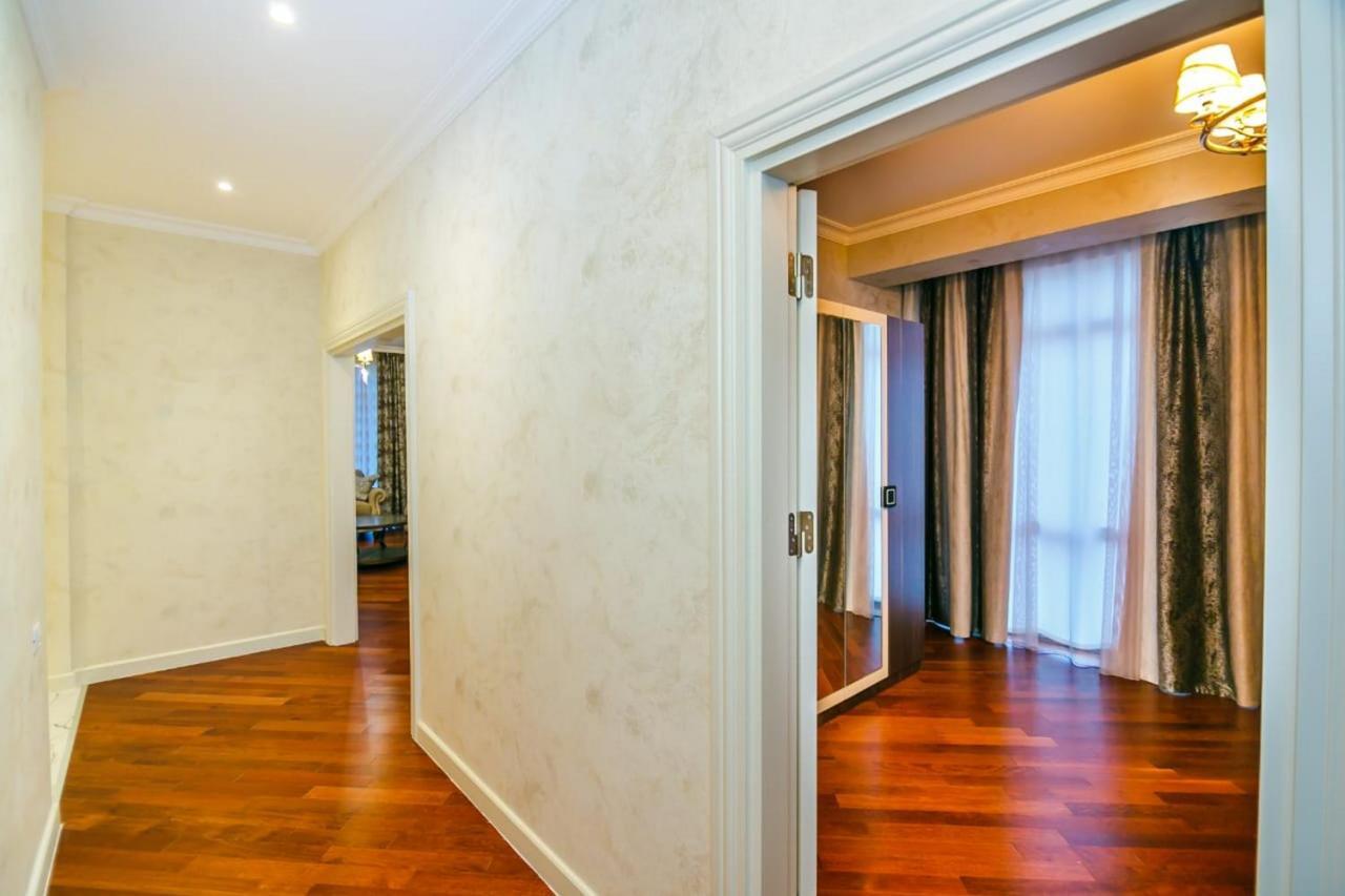 Lux Family Apartment In City Center Baku Exterior photo