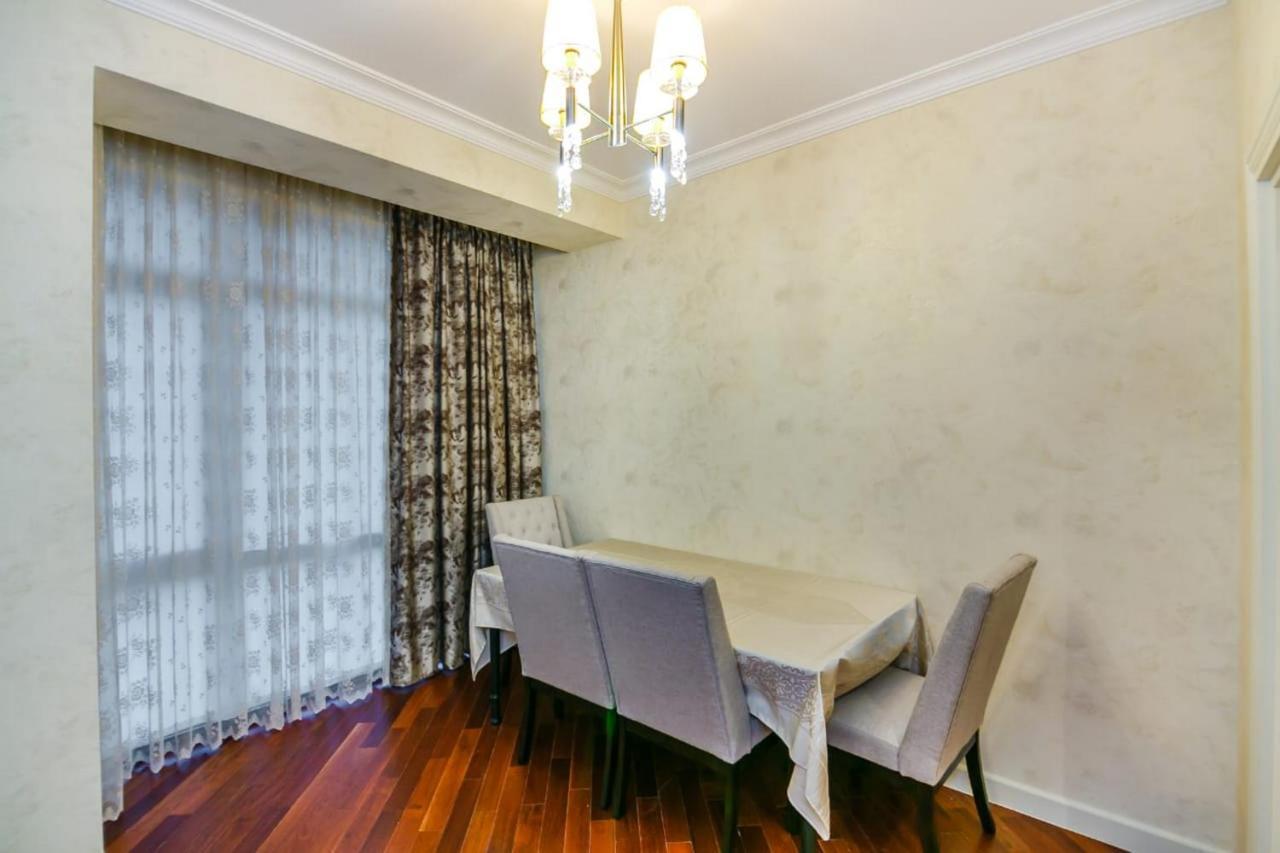 Lux Family Apartment In City Center Baku Exterior photo