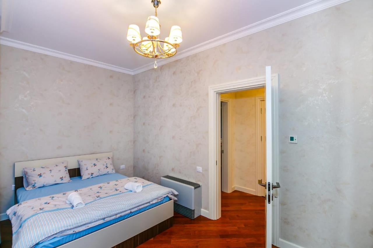 Lux Family Apartment In City Center Baku Exterior photo